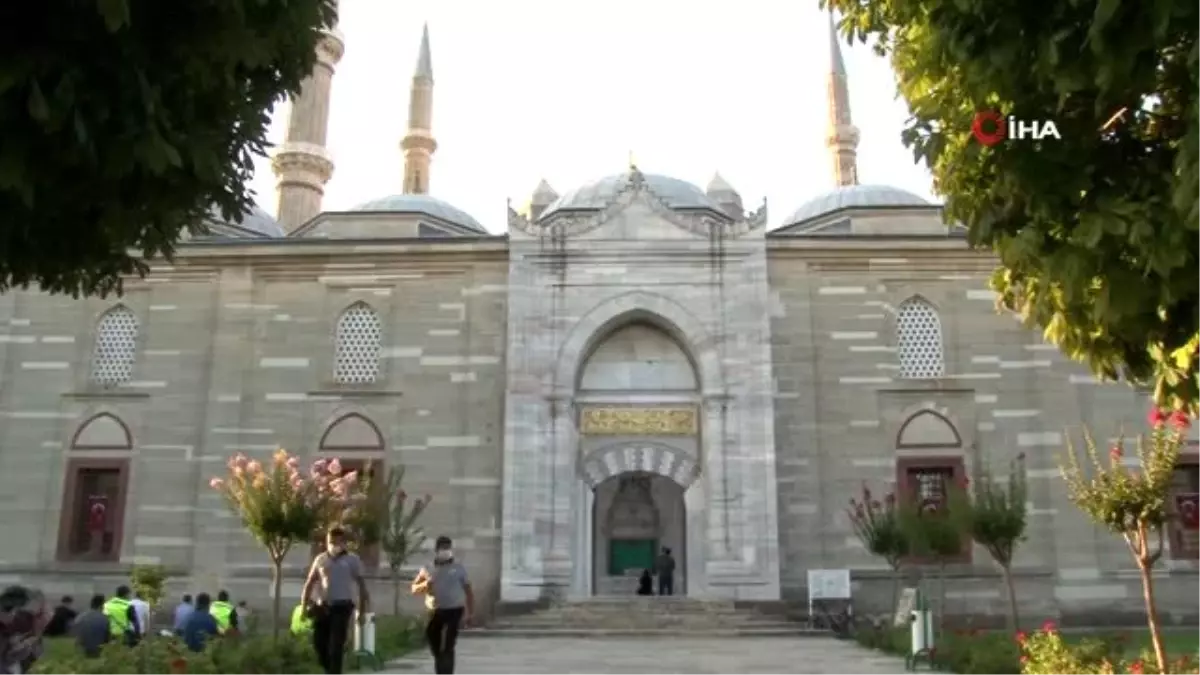 Selimiye Camii bayram sabahı doldu taştı