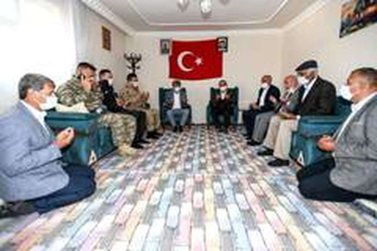 Vali Bilmez şehit ailesini ziyaret etti