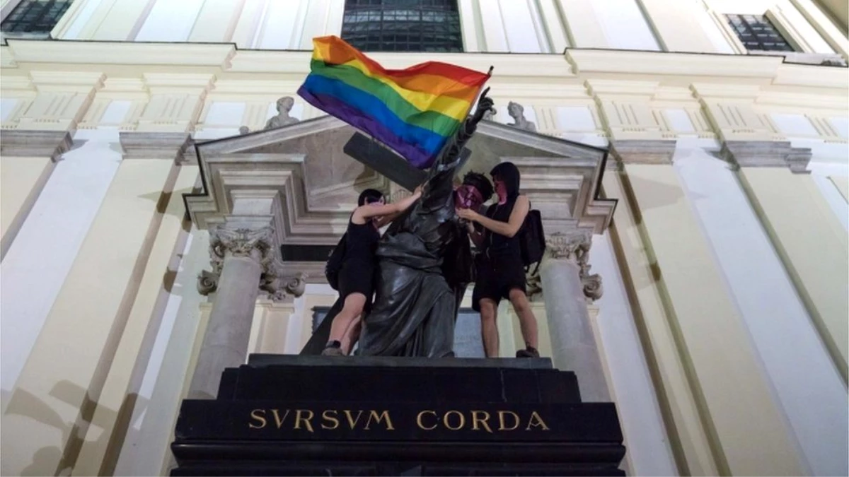 AB, kendilerini \'LGBT\'siz bölge\' ilan eden 6 Polonya kentini kardeş şehir programına almadı