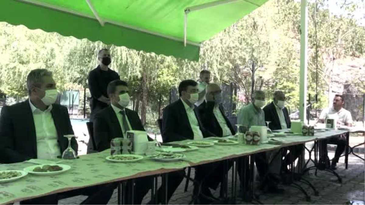 AK Parti Genel Başkan Yardımcısı Yılmaz, partililerle bayramlaştı