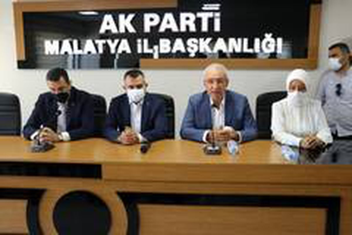AK Parti Malatya İl Başkanlığında bayramlaşma töreni