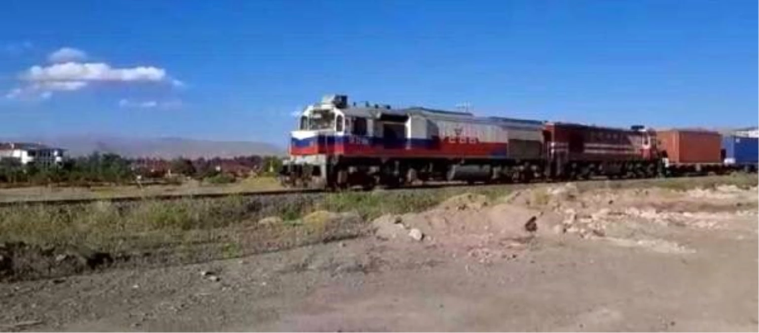 Çin\'den yola çıkan 1056 metrelik yük treni Kocaeli\'ye ulaştı