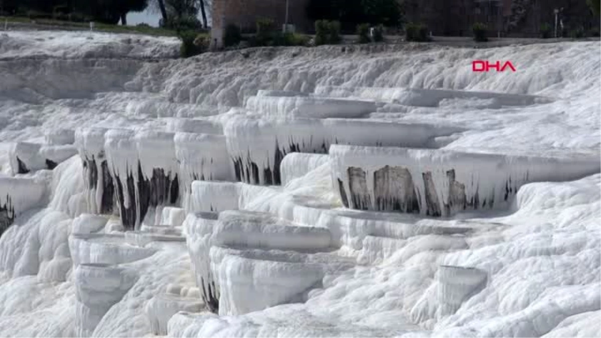 DENİZLİ Pamukkale\'de \'mavi-beyaz\' değişim