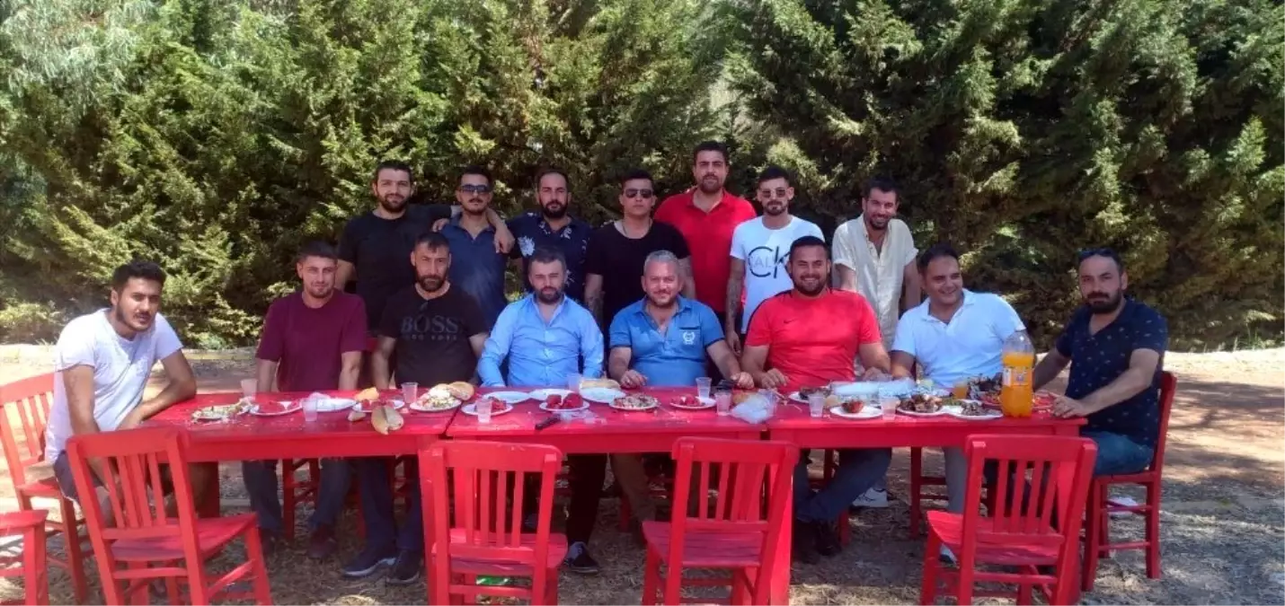 Kuşadası Ülkü Ocakları piknikte buluştu