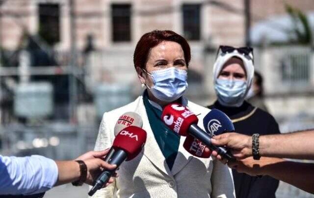 Meral Akşener, Ayasofya Camii'nde namaz kıldı