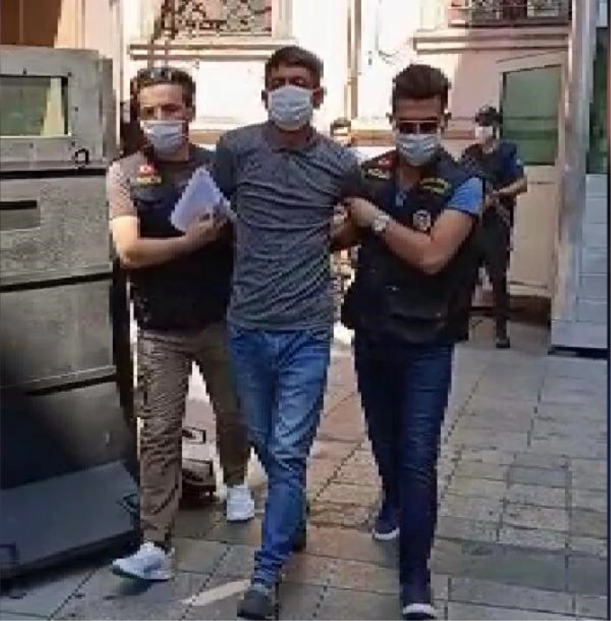 Taksim\'de tartıştığı sürücüyü bıçaklayan değnekçi yakalandı