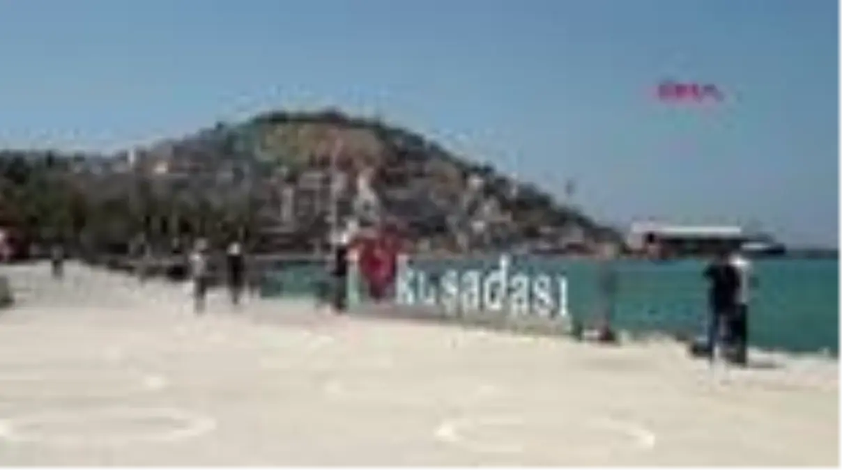 AYDIN Kuşadası plajlarında boş yer kalmadı