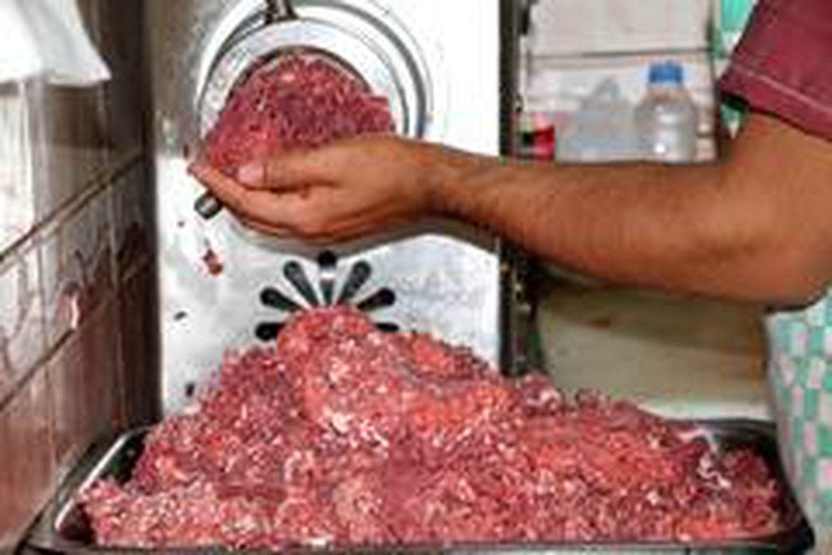 Erzincan\'da kasapların kıyma mesaisi