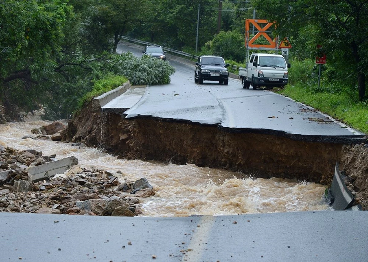Güney Kore\'de sağanak yağış: 6 ölü, 7 kayıp