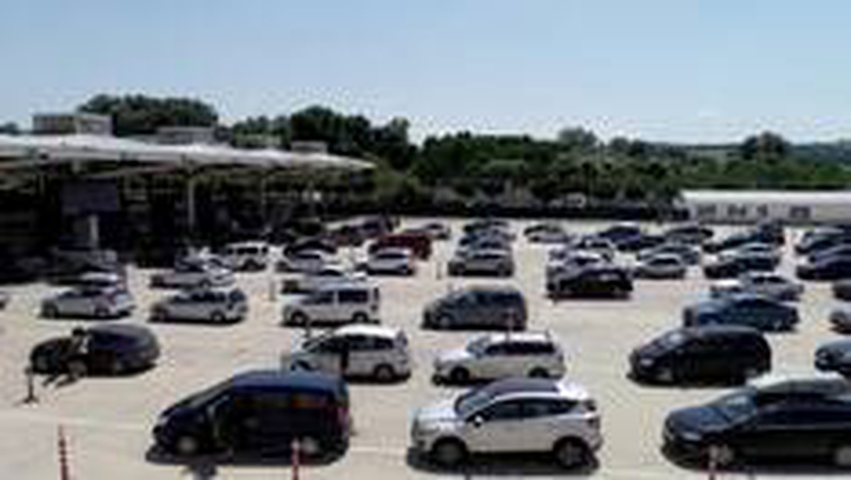 Hollanda, Türkiye\'den dönenler için zorunlu karantinayı kaldırdı