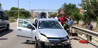 Feci kaza...İki otomobil birbirine girdi savrulan otomobilde 3 kişi yaralandı