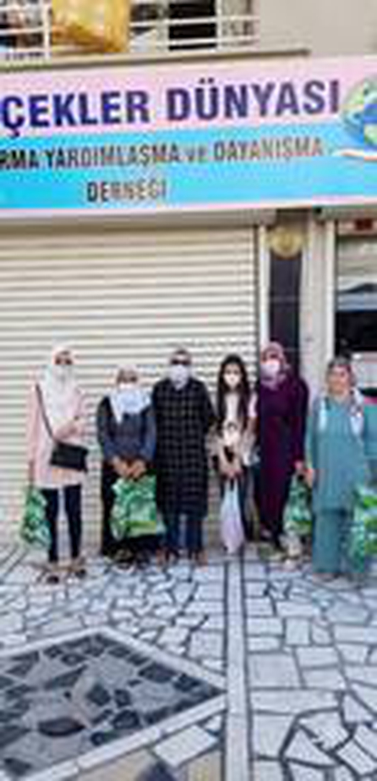Kestikleri 51 kurbanı 400 aileye dağıttılar