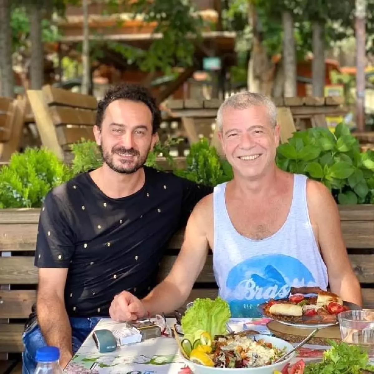 Levent Yüksel ve Tan Taşçı, tatil için İznik\'i tercih etti