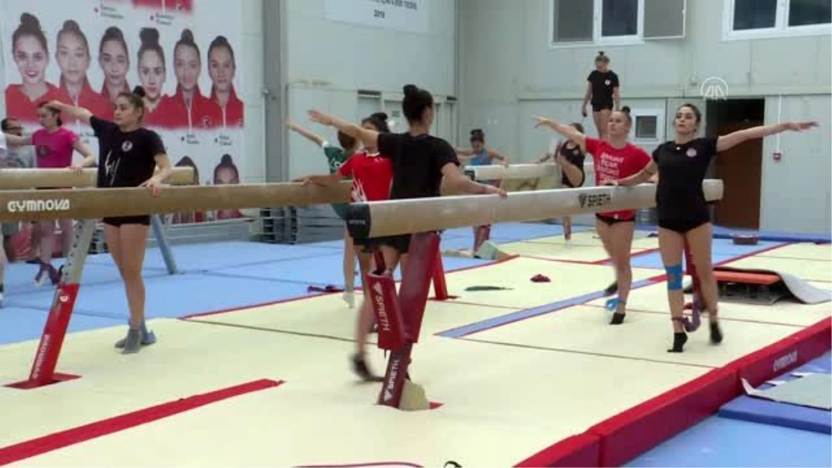 Milli cimnastikçi Nazlı Savranbaşı, yarışmaları bekliyor - İZMİR