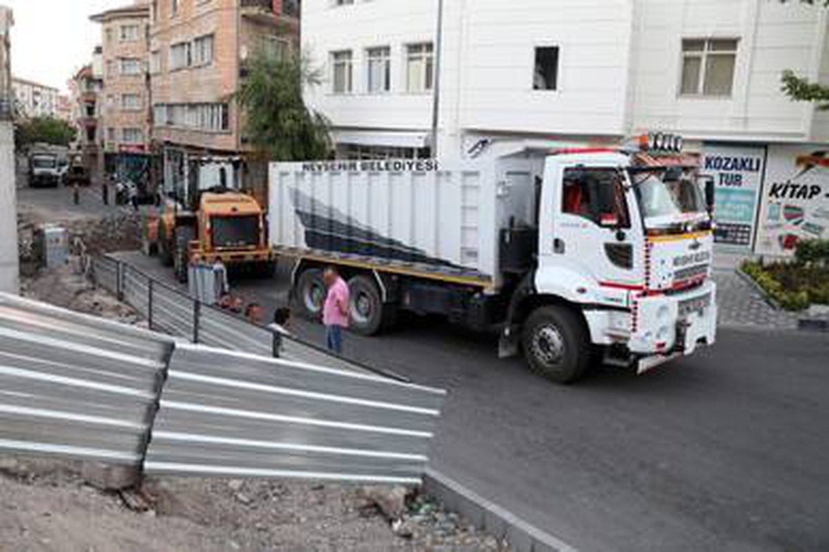 Nar Yolu Sokak\'ta altyapı sorunu tarihe karışıyor