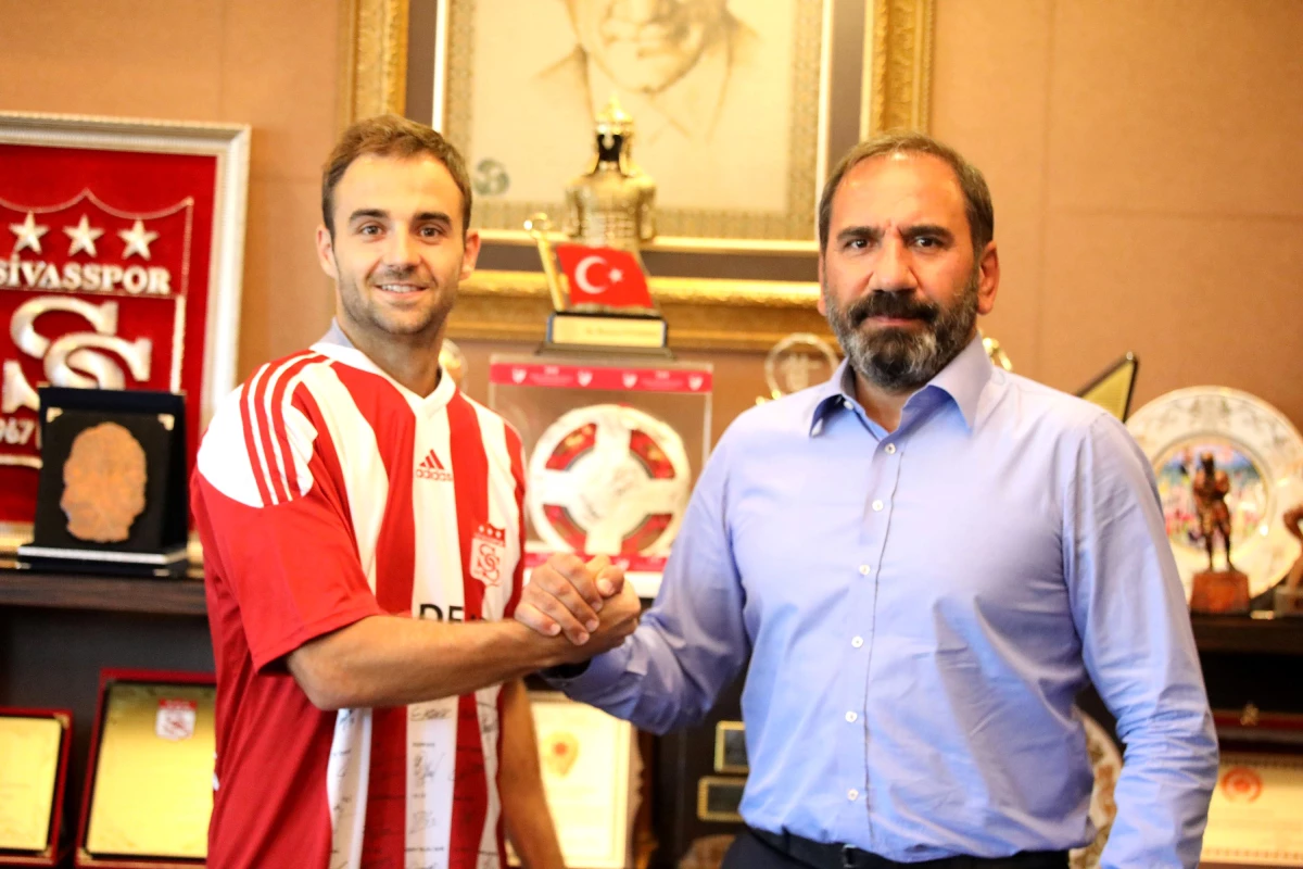 Sivasspor, Jorge Felix ile iki yıllık sözleşme imzaladı