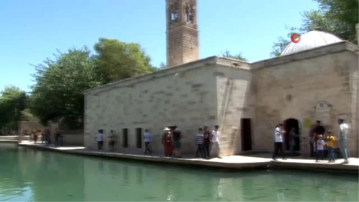 Tarihi Döşeme Camii ibadete açıldı