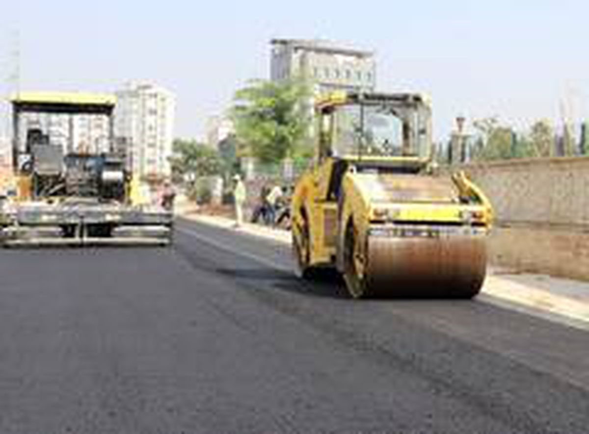 Toroslar\'da yol yapım ve asfalt çalışmaları sürüyor