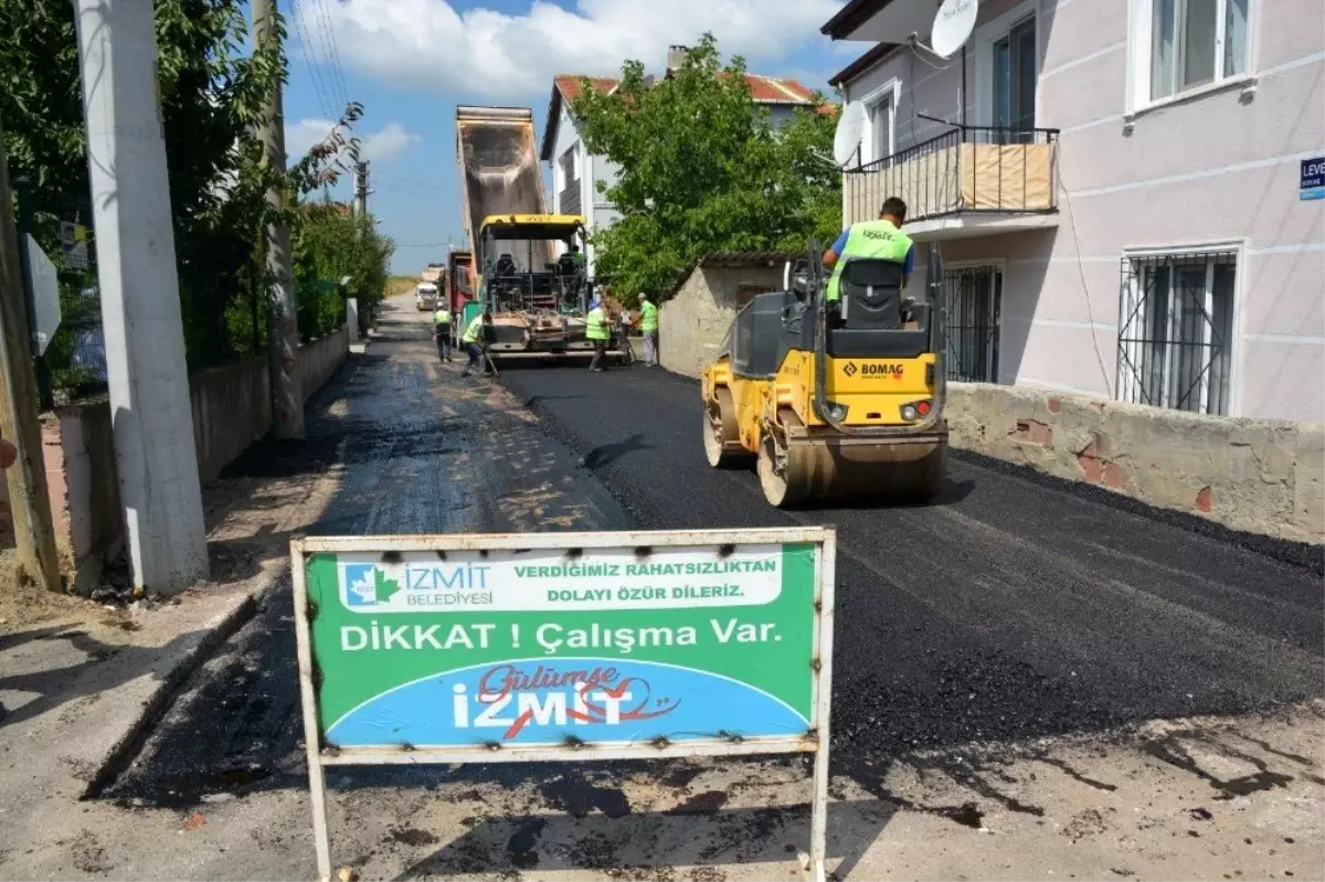 Tüysüzler\'de asfalt yollar elden geçirildi