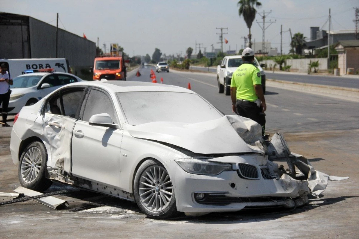 Adana\'da 3 aracın karıştığı kazada 3 kişi yaralandı