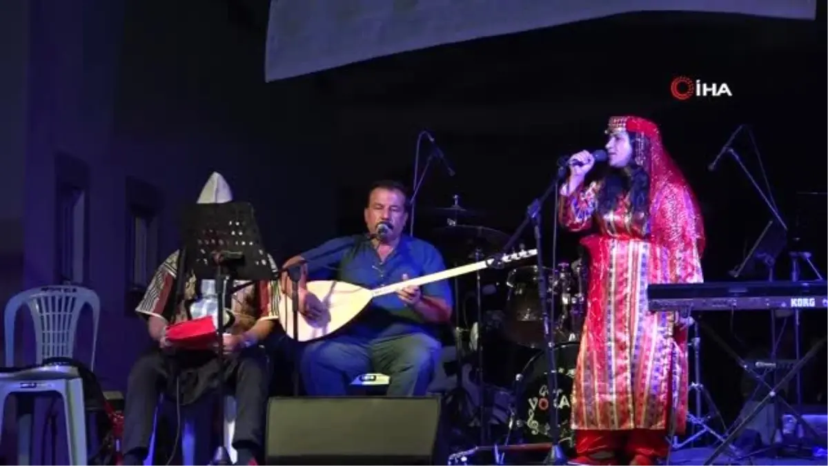 Aşık Mahzuni Şerif\'in kızından lavanta şenliğinde mini konser