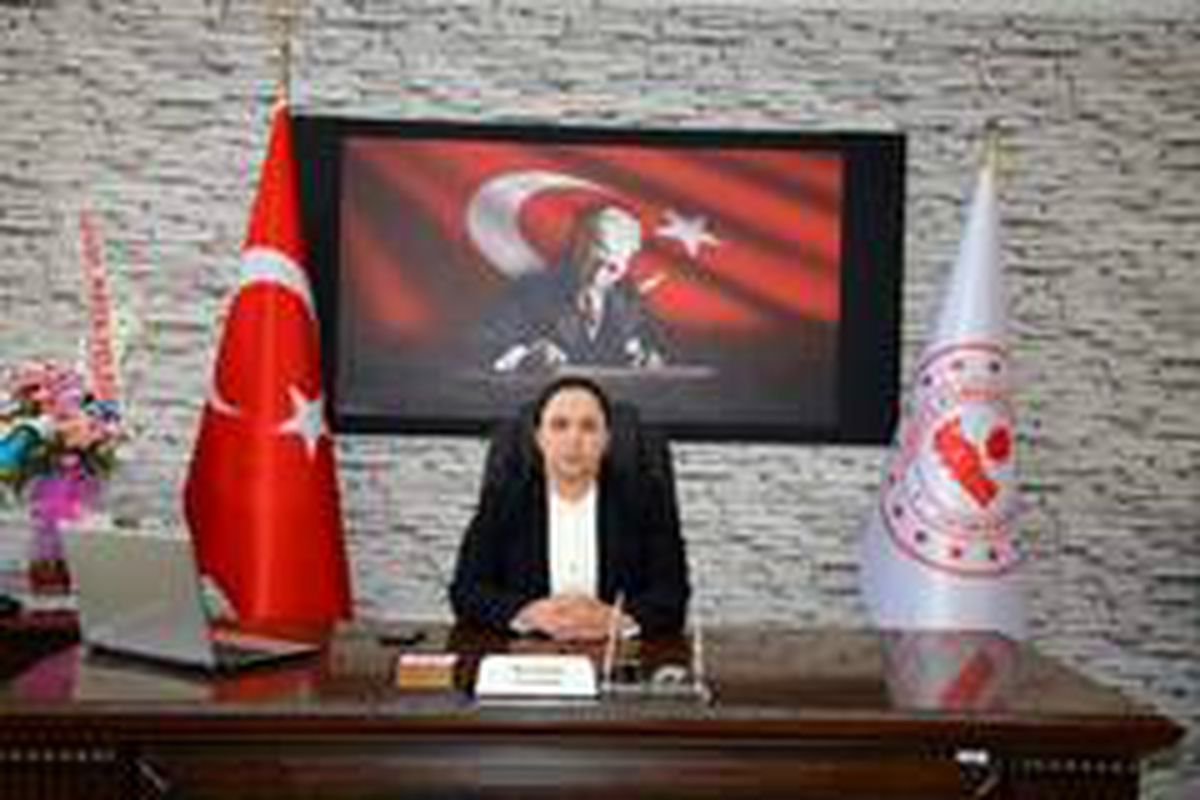 Son dakika haberleri... Eşme\'nin kinci kadın Kaymakamı dönemi başladı