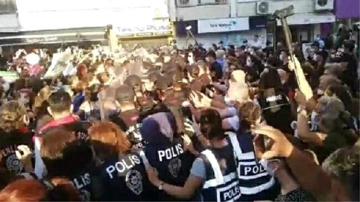 İzmir\'de izinsiz yürüyüş yapmak isteyen kadınlara polis müdahale etti: 16 gözaltı