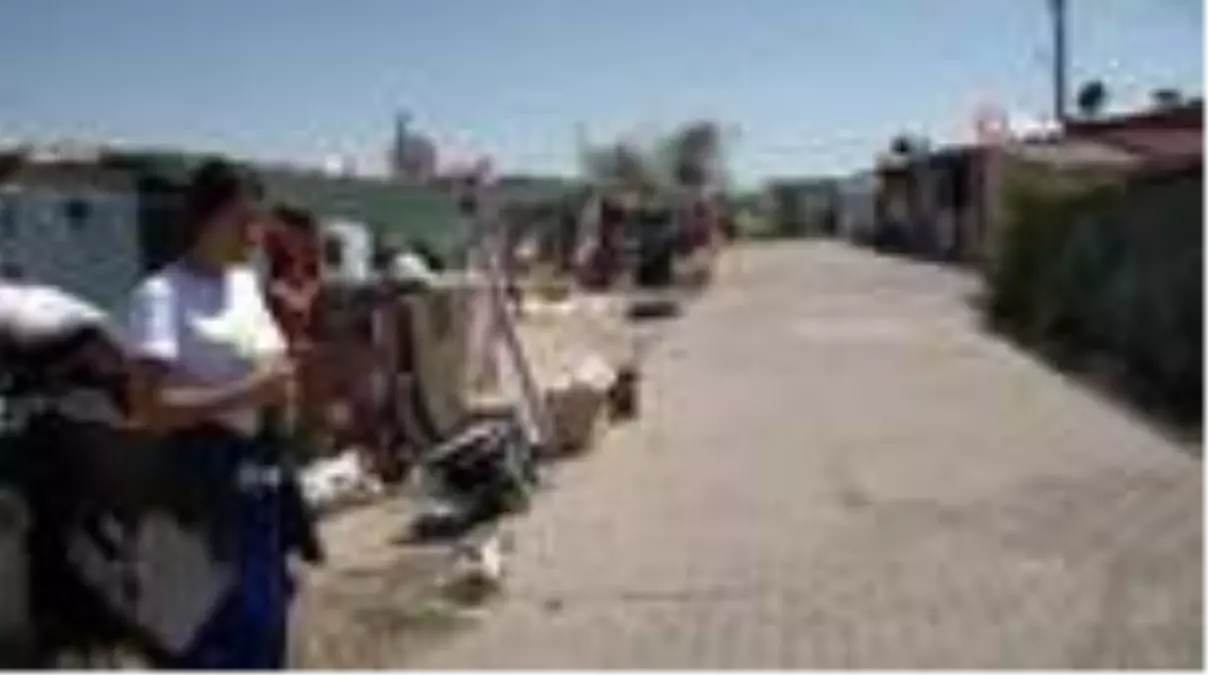 Vekil Cemal Bekle\'den roman vatandaşlara bayram yardımı