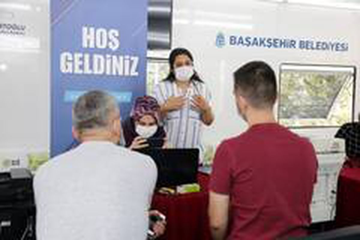 Başakşehir\'de YKS tercih karavanı yola çıktı