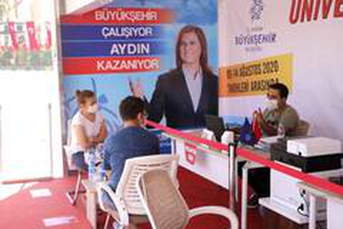 Büyükşehir gençlere rehber oluyor