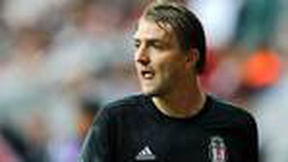 Fenerbahçe'de Emre Belözoğlu, Caner Erkin'i ikna etti!