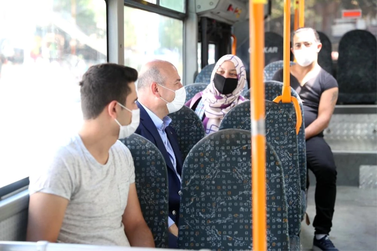 İçişleri Bakanı Soylu başkentte halk otobüsüne bindi, vatandaşlara önemli uyarılarda bulundu