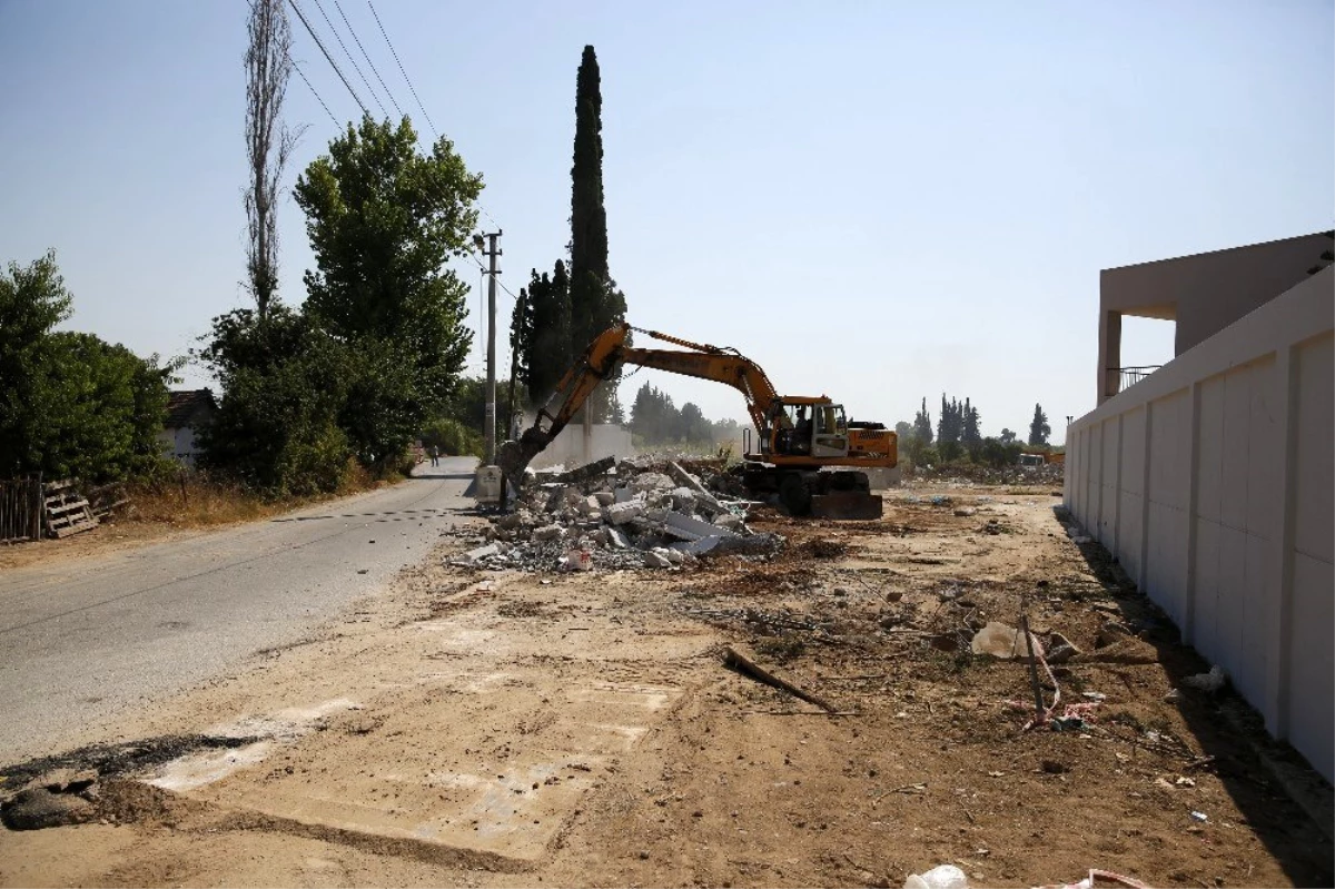 Kırcami\'de yol açma çalışmaları devam ediyor