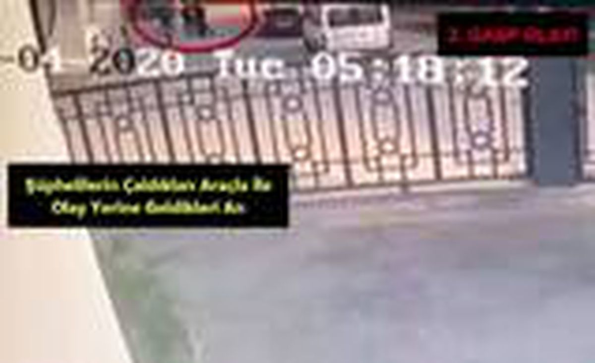 Önce otomobil çaldılar, sonra çaldıkları araçla gasp yaptılar