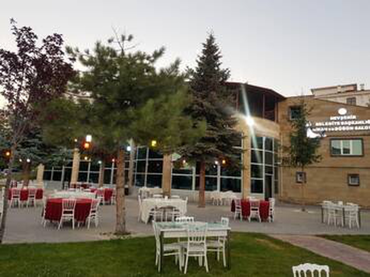 Pforzheim parkı çay bahçesi hizmete girdi
