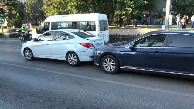 Samsun'da zincirleme trafik kazası: 4 yaralı - Son Dakika