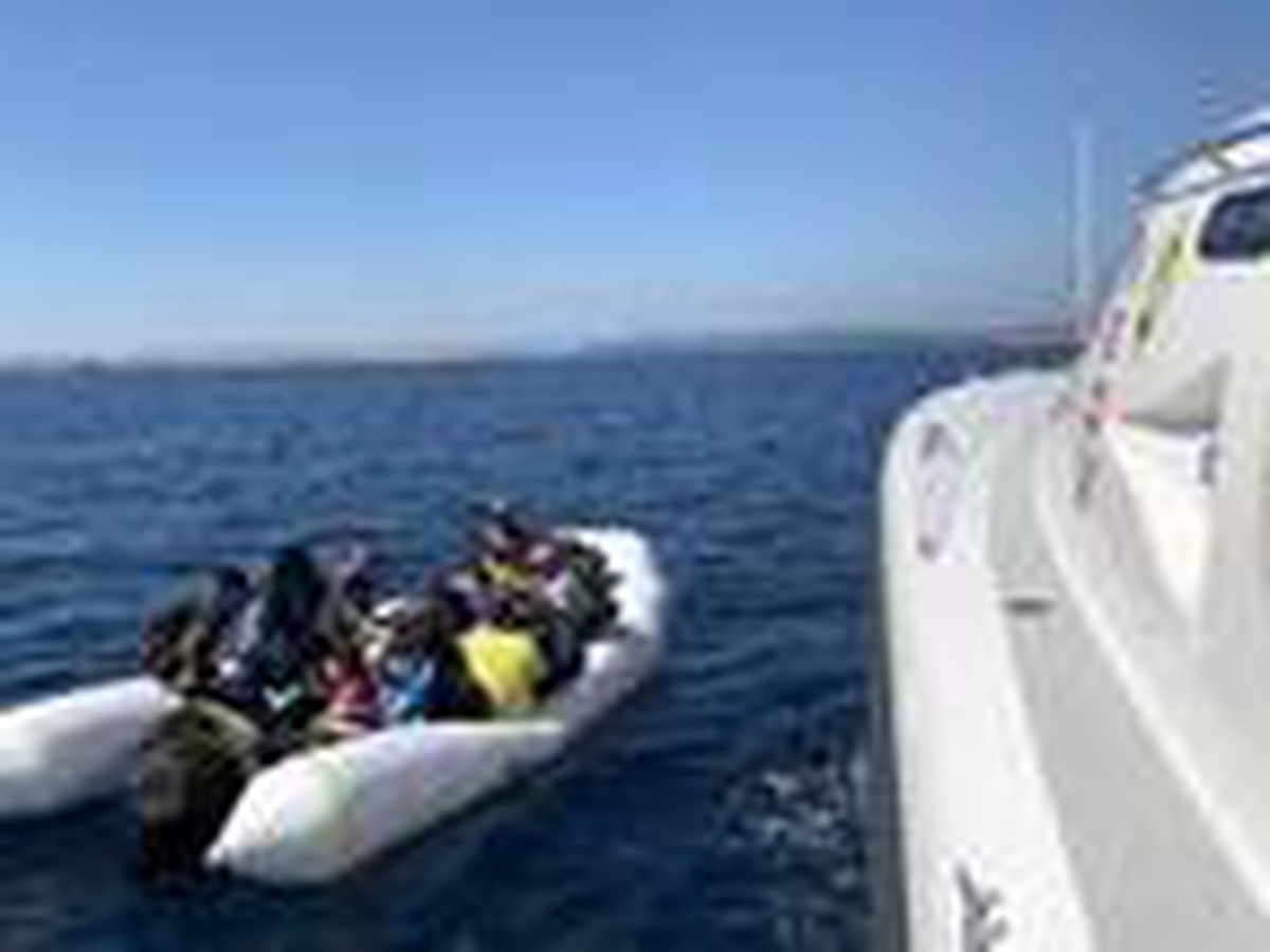 Yunanistan\'ın ölüme terk ettiği kaçak göçmenler kurtarıldı