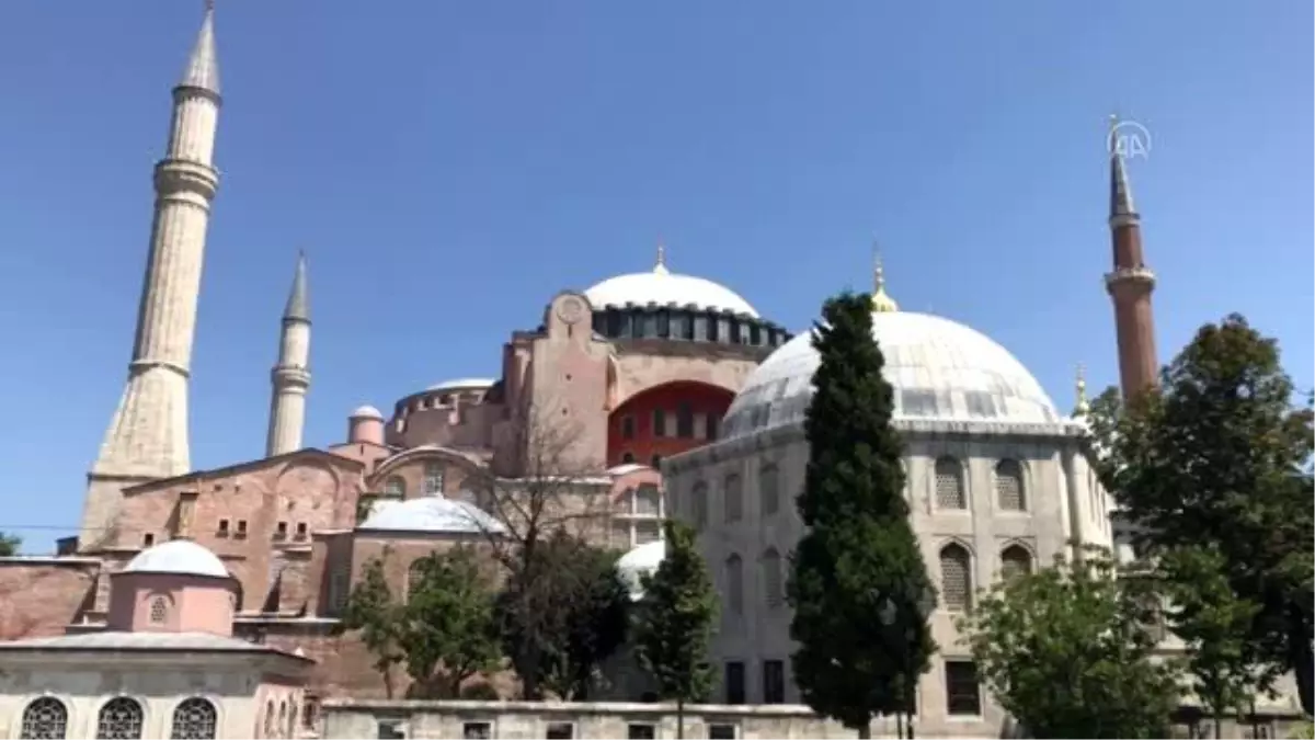 Son dakika! Ayasofya-i Kebir Cami-i Şerifi\'nde cuma namazı hazırlıkları tamamlandı