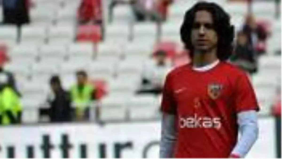 Beşiktaş, Süper Lig tarihinin en genç golcüsü Emre Demir'e talip oldu