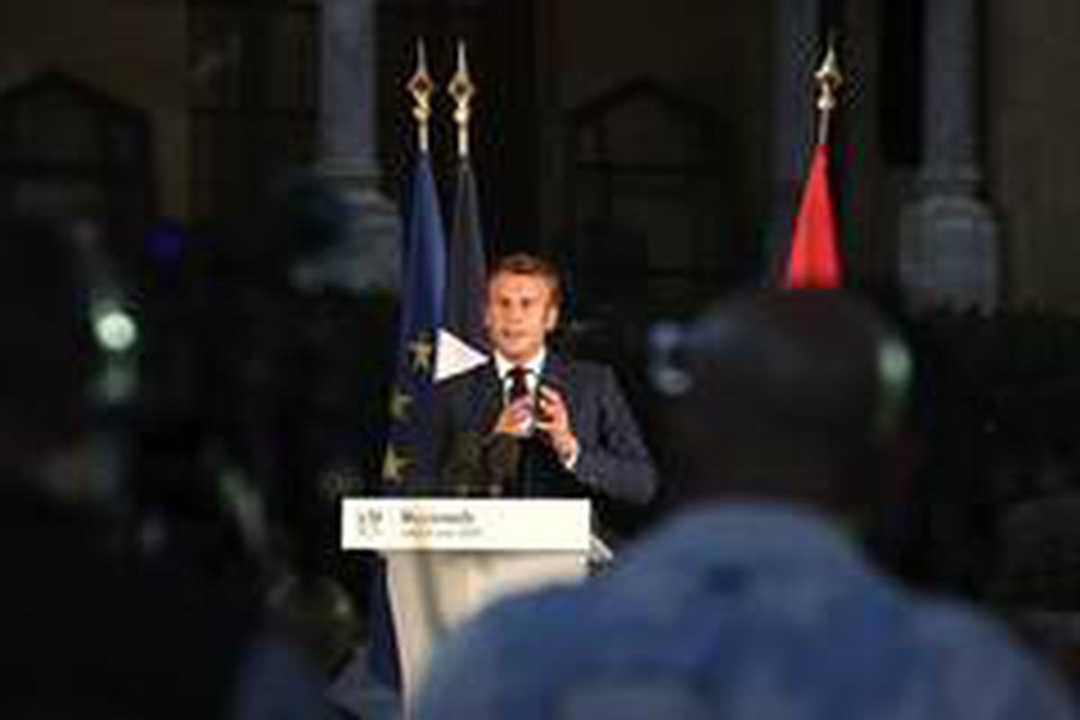 Macron: "4 Ağustos umutsuzluğa çarpan bir yıldırım gibiydi"