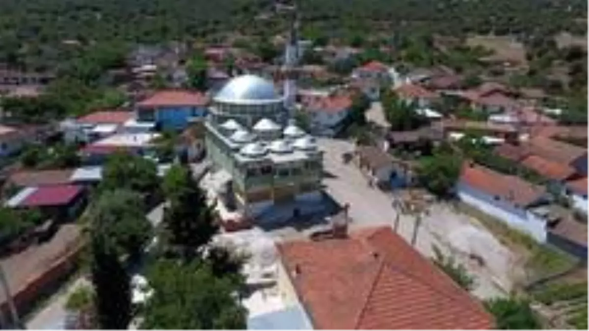 Saruhanlı Belediyesi cami bahçelerini yeniliyor