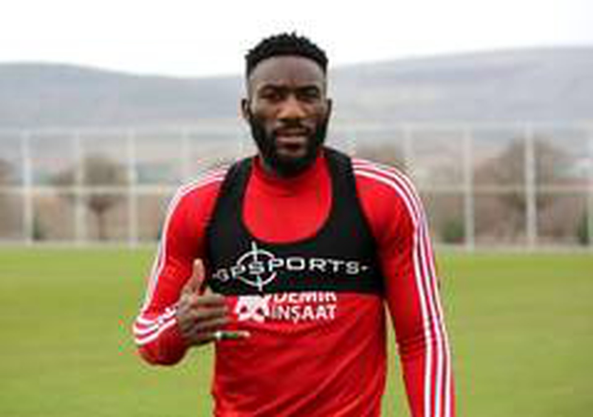 Sivasspor\'un en istikrarlısı Aaron Appindangoye