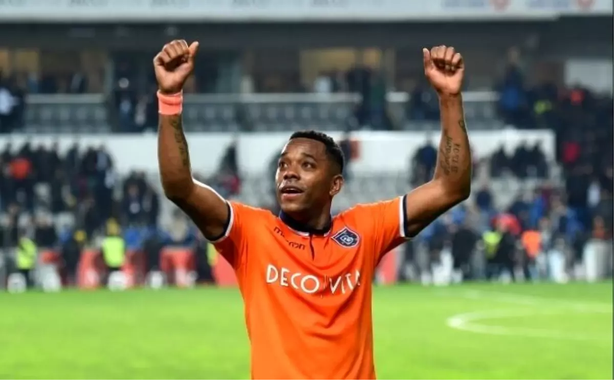 Sözleşmesi biten Robinho, Medipol Başakşehir\'den ayrıldı