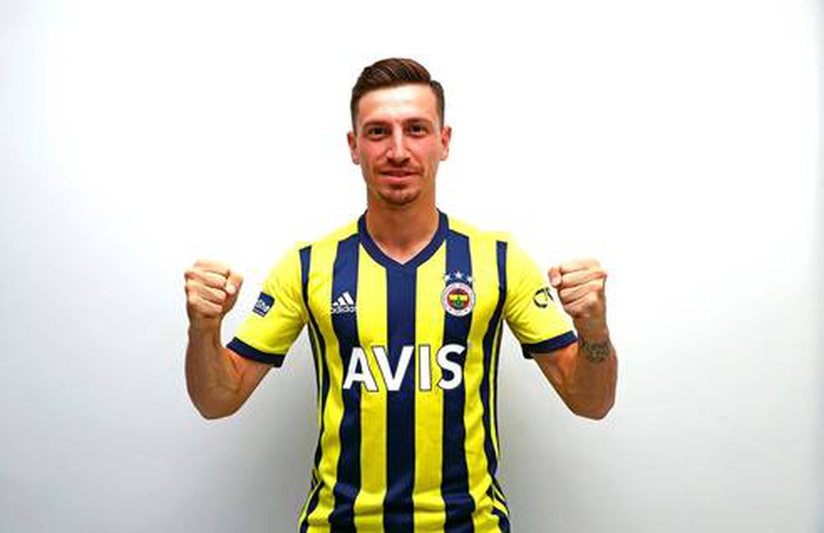 Yayıncı kuruluş, Fenerbahçe\'nin Mert Hakan transferini açıkladığı videoya telif attı ve yayından kaldırttı