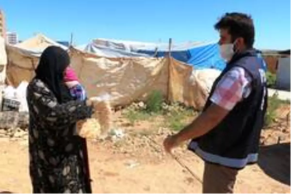 Akçakale\'de dar gelir ailelere ekmek desteği