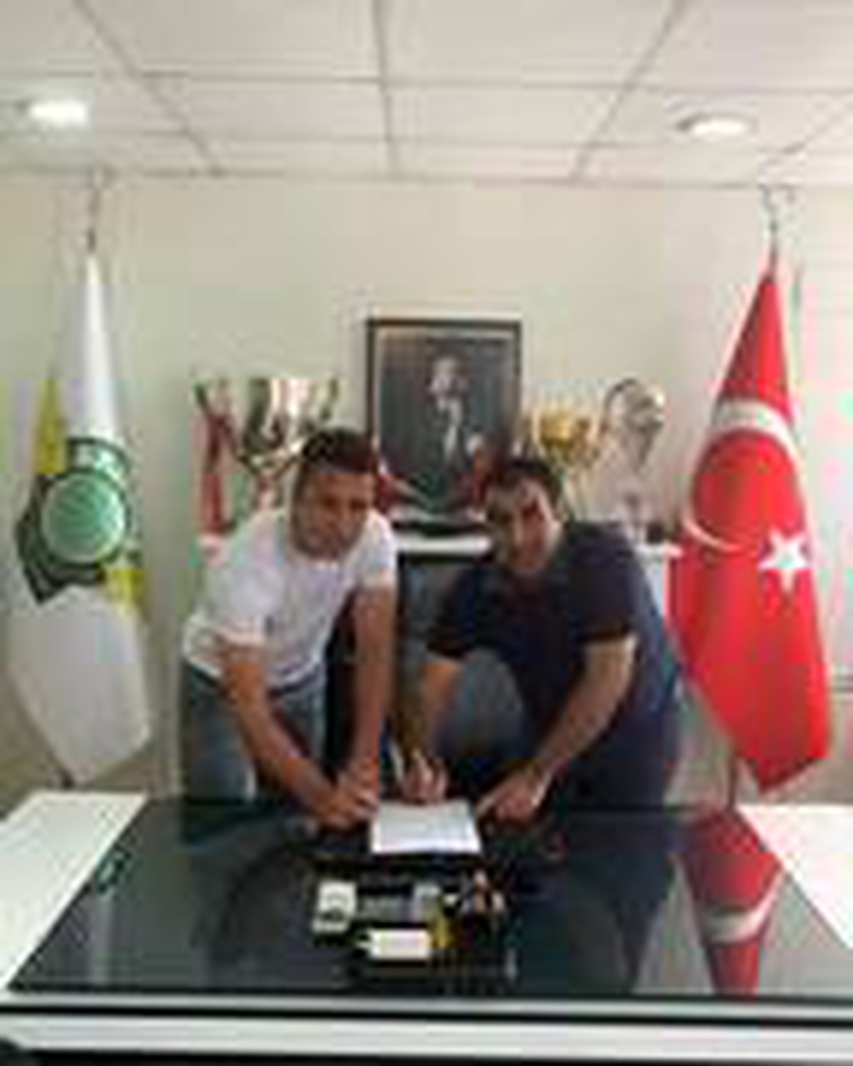 Akhisarspor\'da Cem Kavçak yuvaya geri döndü