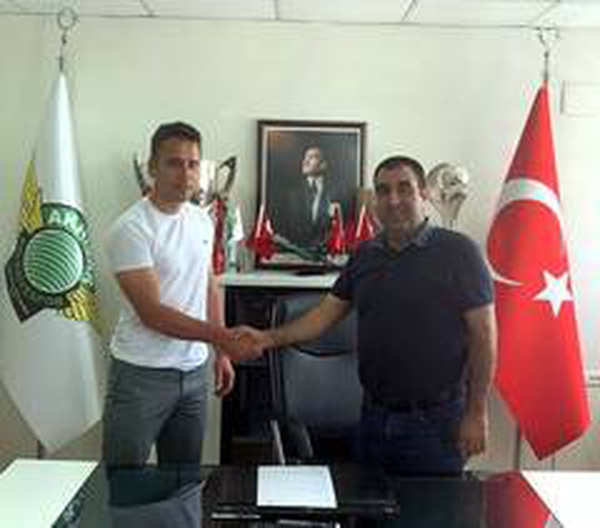 Akhisarspor\'da Cem Kavçak yuvaya geri döndü