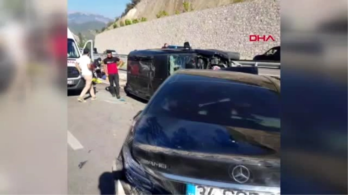 Amasya\'da otomobil ile kamyonet çarpıştı 4 yaralı