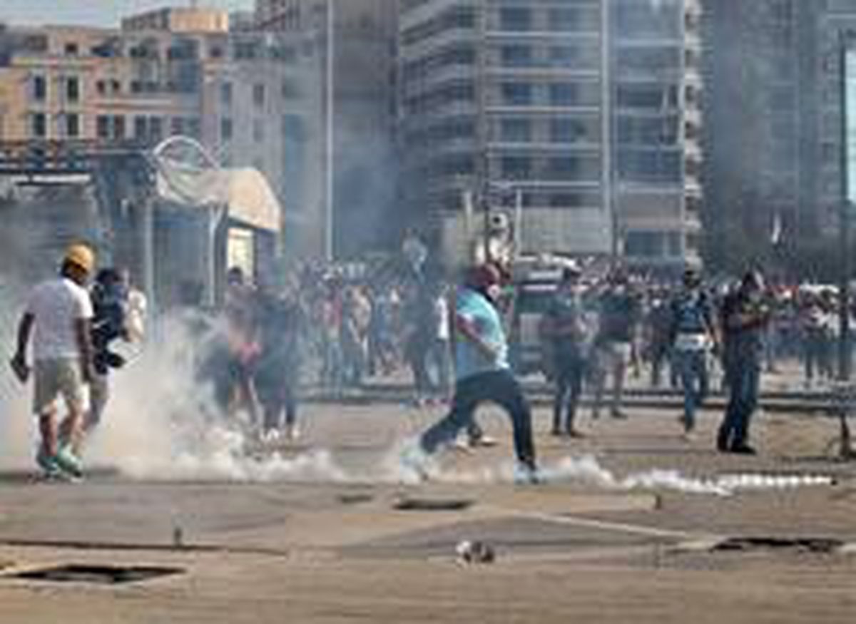 Beyrut\'taki protestolarda 142 kişi yaralandı