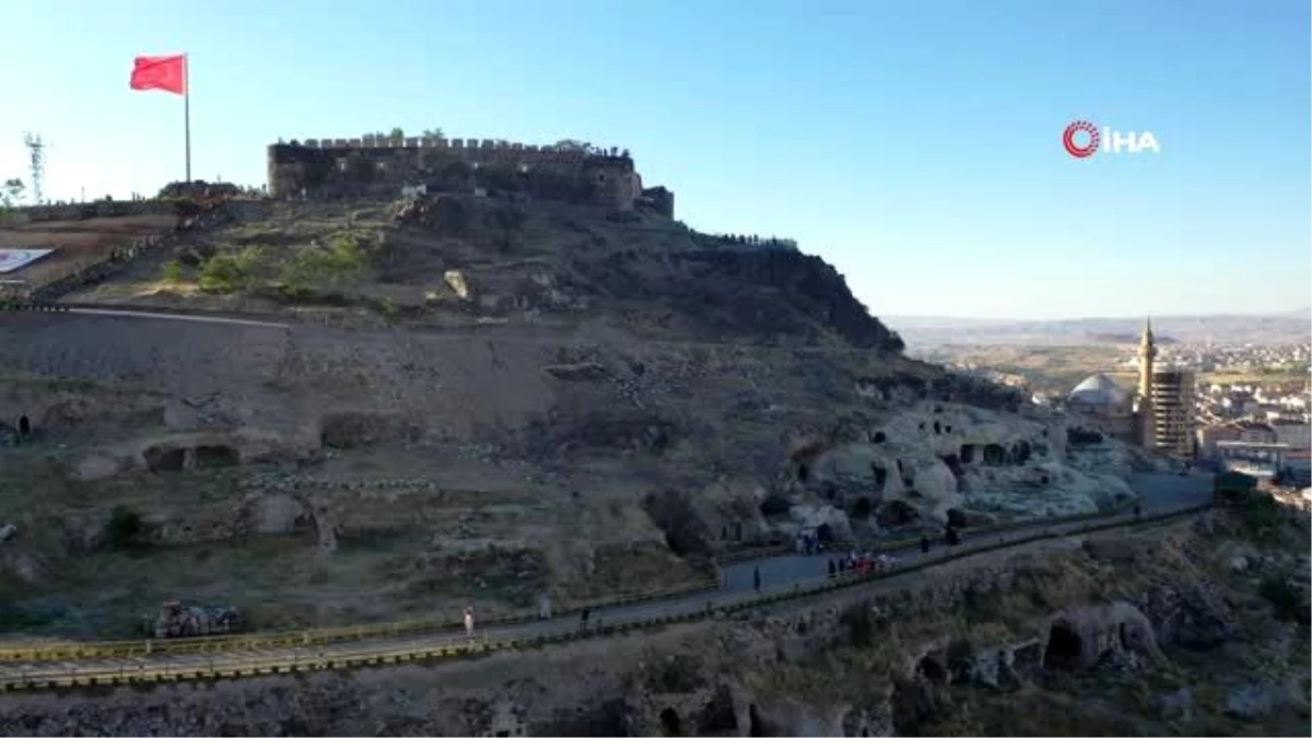 Dünyanın en büyük yamaç yerleşim alanından hayran bırakan görüntüler